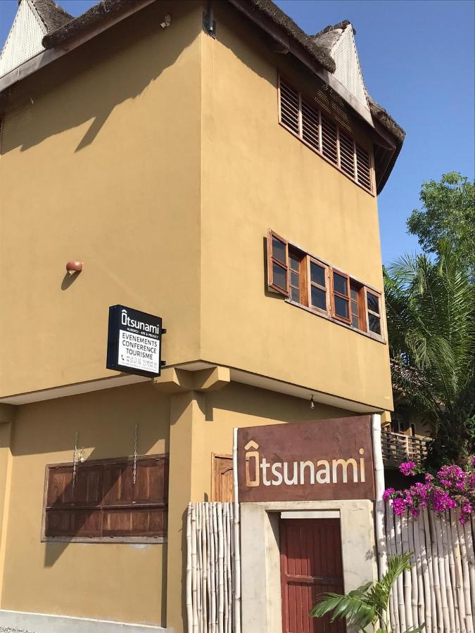 Hotel Otsunami Lome Exterior photo