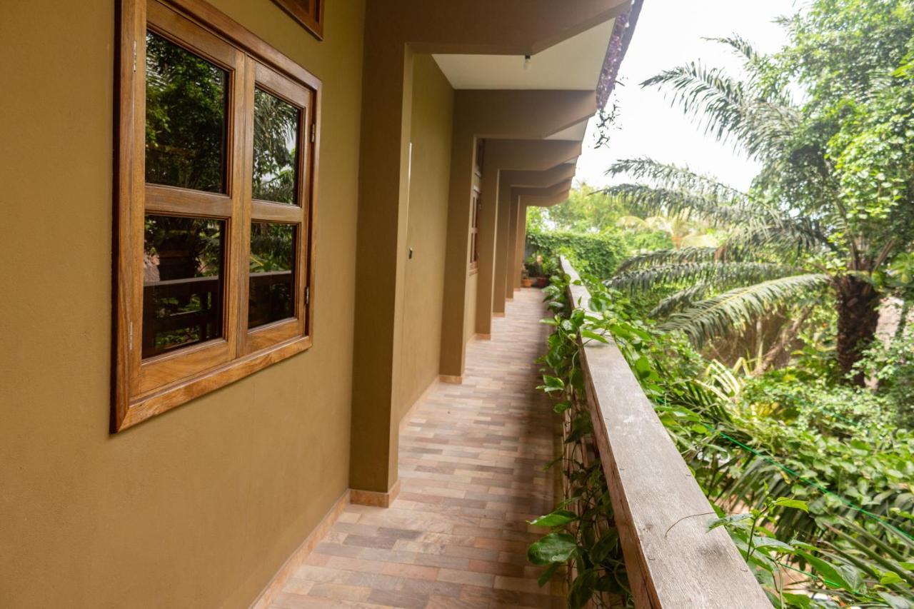 Hotel Otsunami Lome Exterior photo